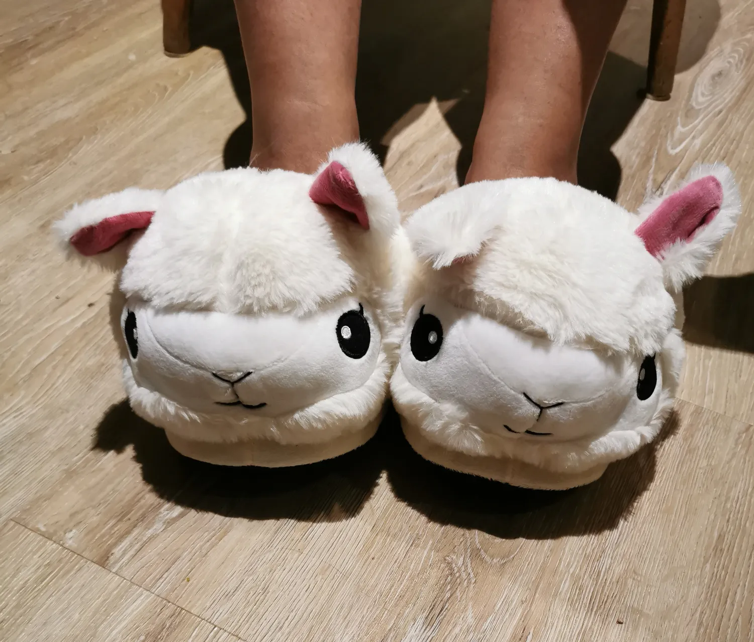 Katara Lama pantofole 36-44 aperte in peluche morbido