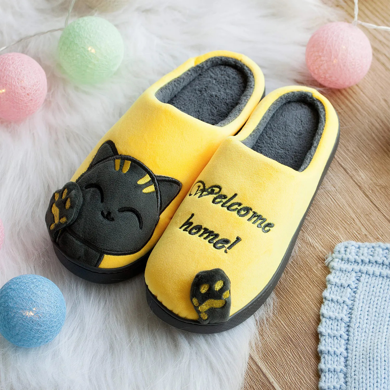 Katara Gatto Nero Giallo pantofole peluche unisex